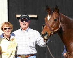 Rosemary Rauch and Dr. Joe Rauch at Lantern Hill with Stormy Way, dam of Capt. Candyman Can.